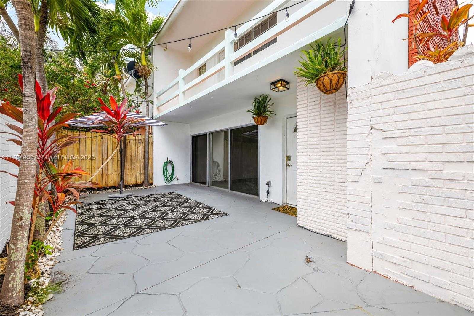 Small Image of 7270 GARY AVE, Miami Beach Number 2