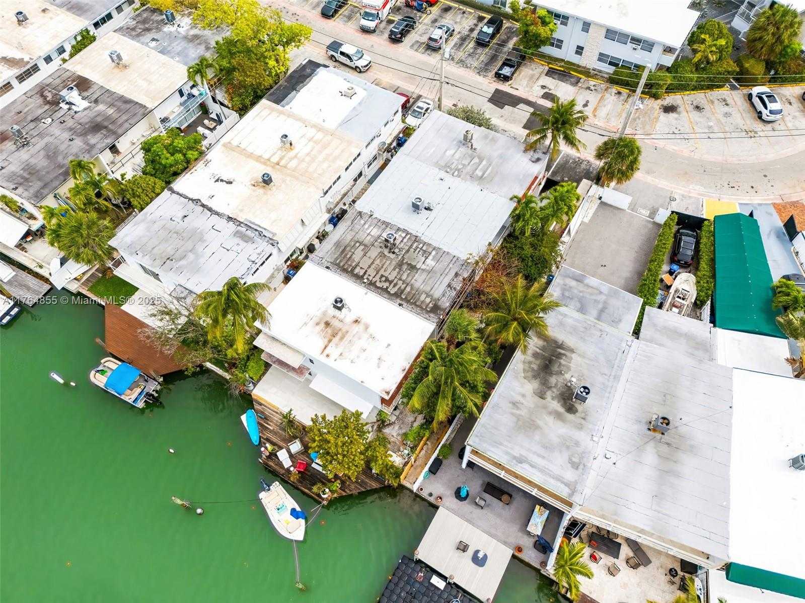 Small Image of 7270 GARY AVE, Miami Beach Number 25