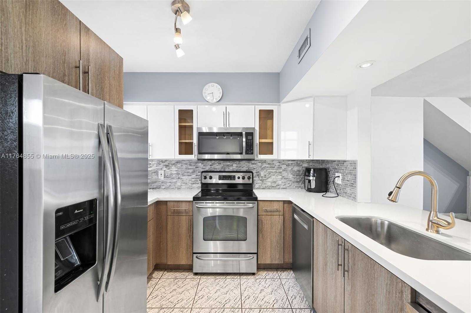 Small Image of 7270 GARY AVE, Miami Beach Number 3