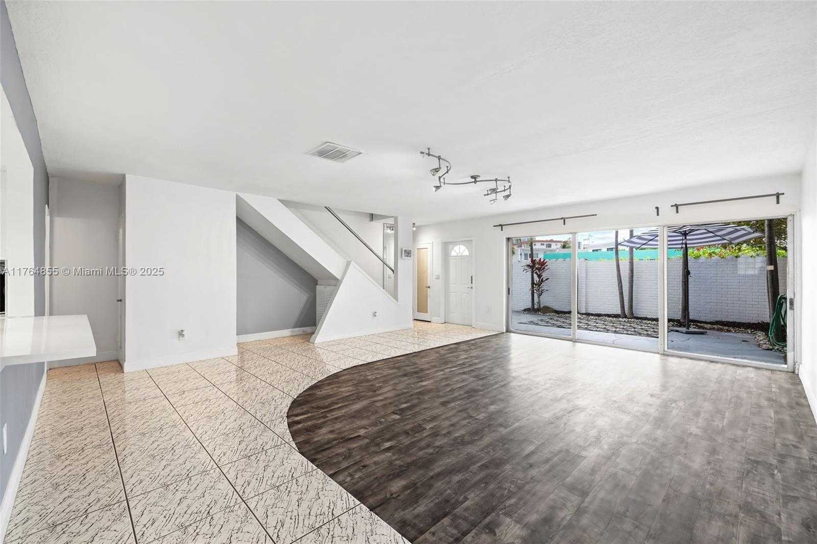 Small Image of 7270 GARY AVE, Miami Beach Number 5