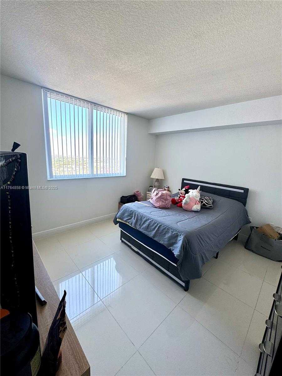 Small Image of 1861 NORTH WEST S RIVER DR #2201, Miami Number 16