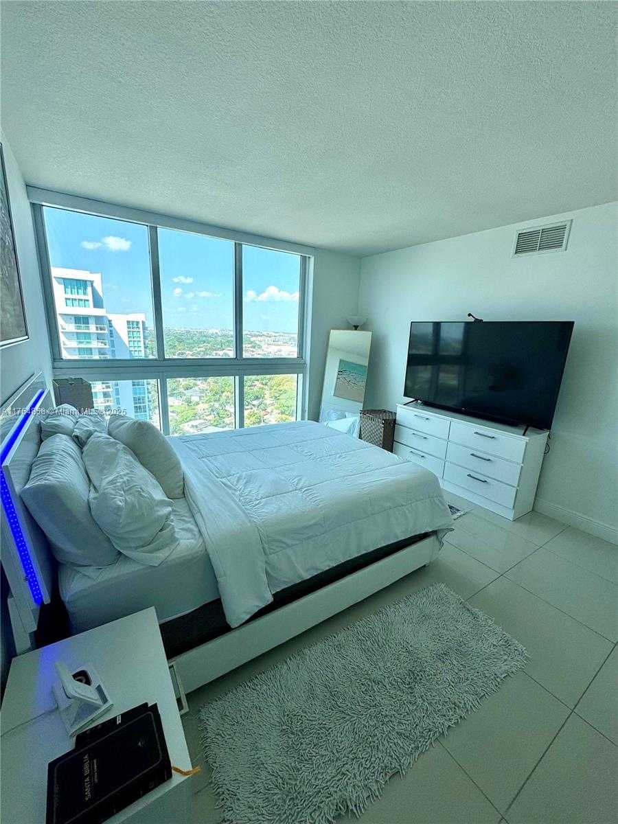 Small Image of 1861 NORTH WEST S RIVER DR #2201, Miami Number 6