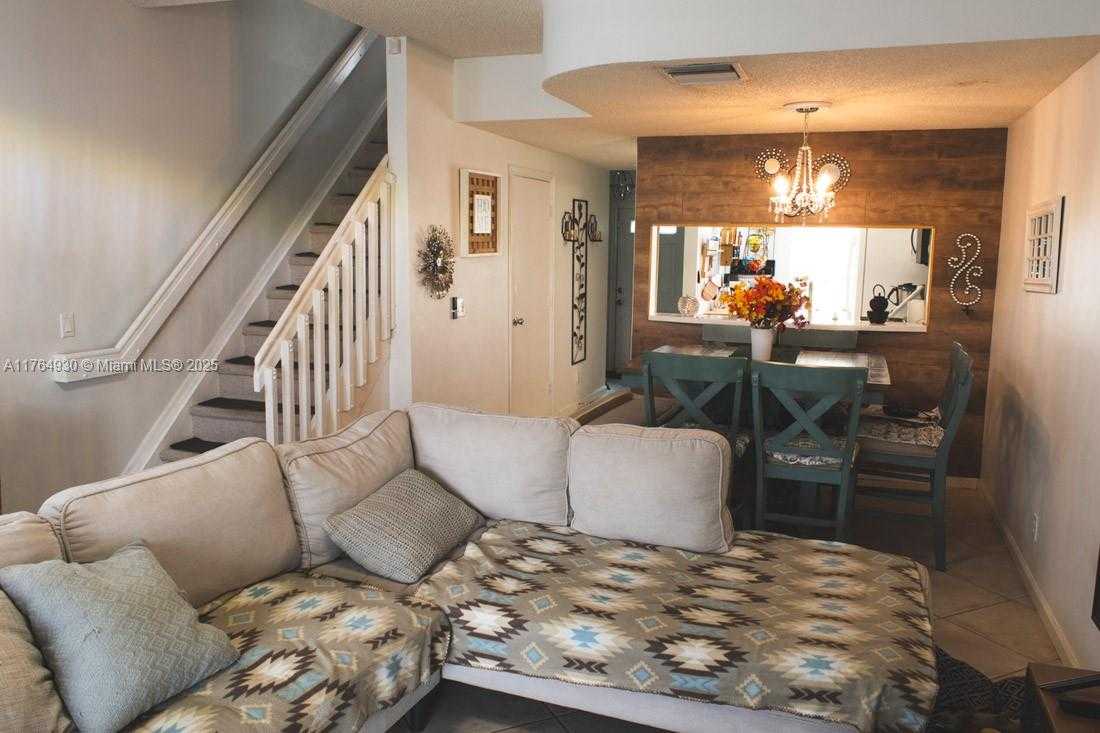 Small Image of 201 MALLORY CT #201, Weston Number 8
