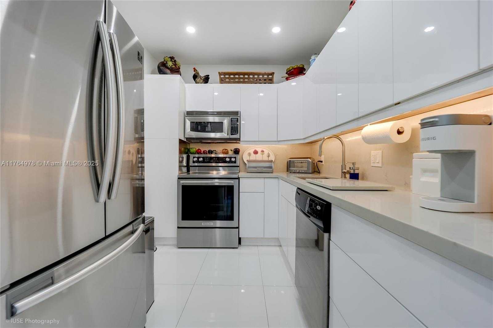Small Image of 800 WEST AVE #PH43, Miami Beach Number 8