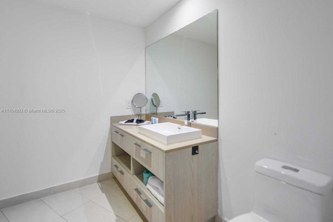 Small Image of 4111 SOUTH OCEAN DR #2207, Hollywood Number 22
