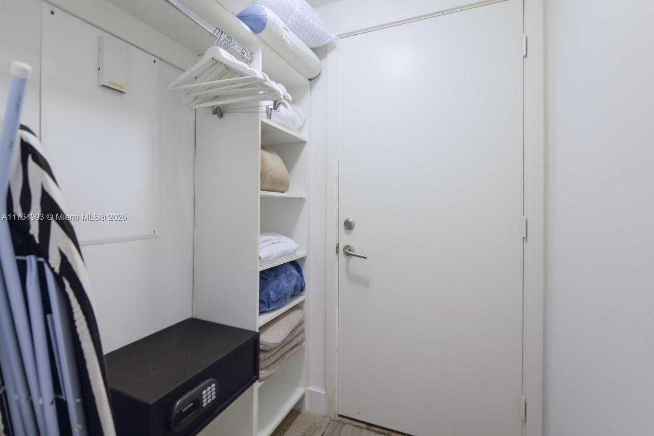 Small Image of 4111 SOUTH OCEAN DR #2207, Hollywood Number 23