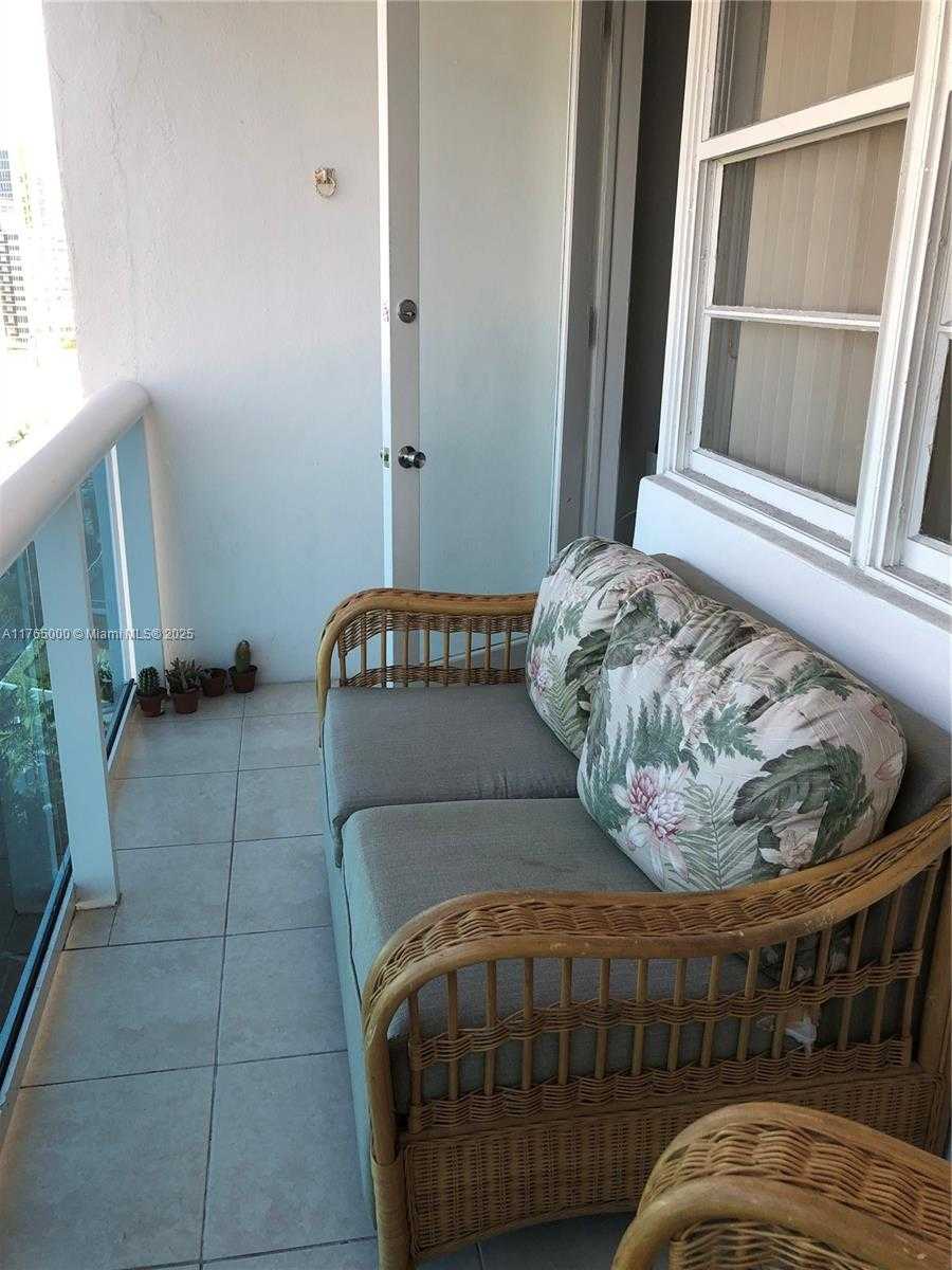 Small Image of 6770 #11C, Miami Beach Number 21