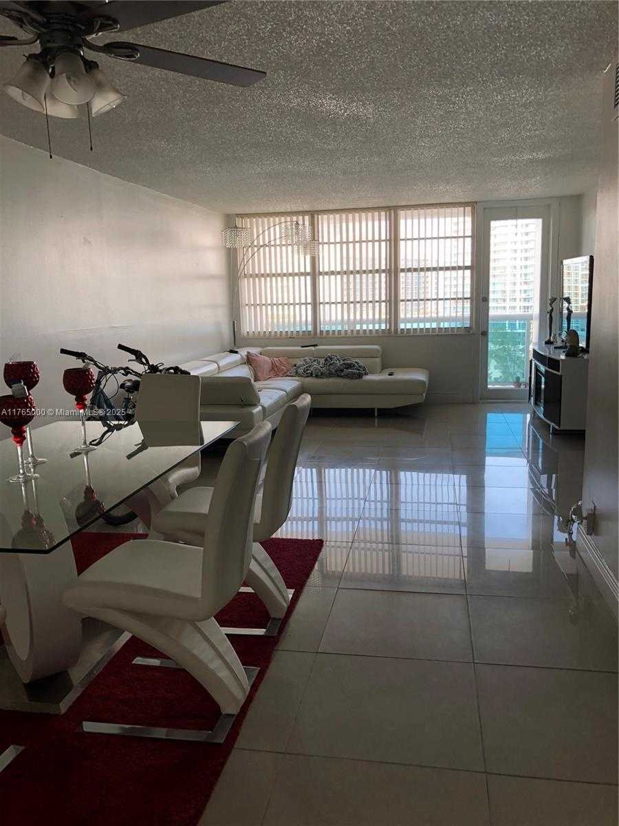 Small Image of 6770 #11C, Miami Beach Number 8