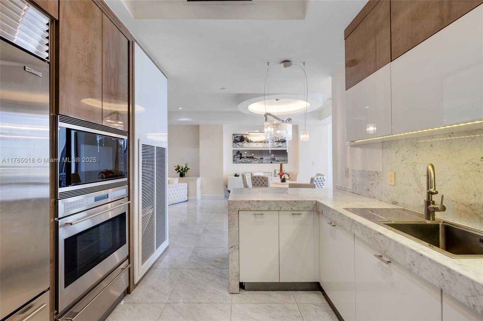 Small Image of 9703 #PH-07, Bal Harbour Number 25