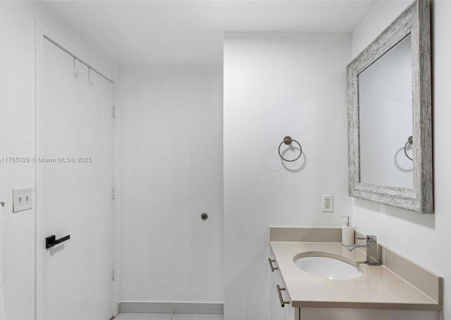 Small Image of 3250 NORTH EAST 1ST AVE #913, Miami Number 17