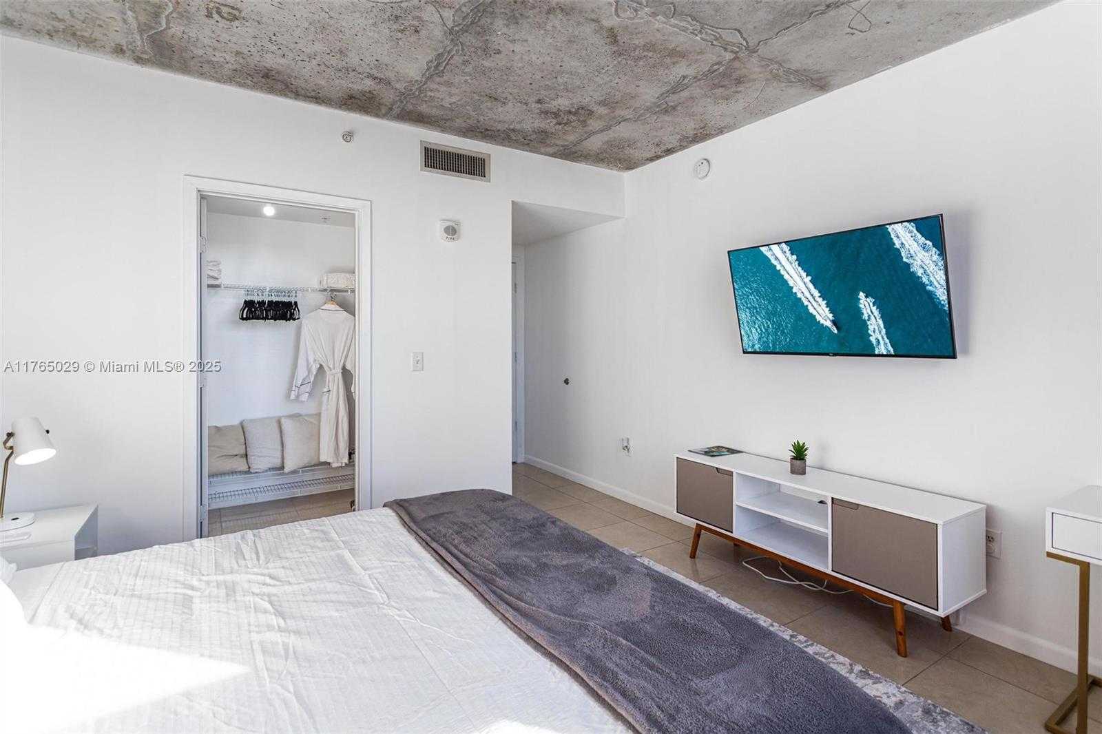 Small Image of 3250 NORTH EAST 1ST AVE #913, Miami Number 19