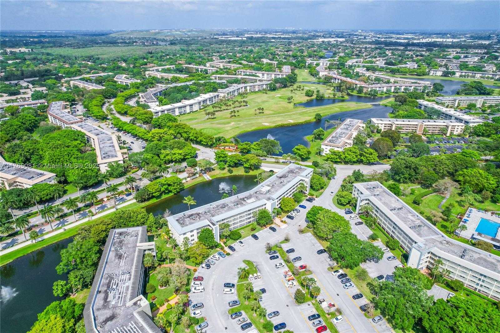 Small Image of 3005 PORTOFINO ISLE #F3, Coconut Creek Number 15