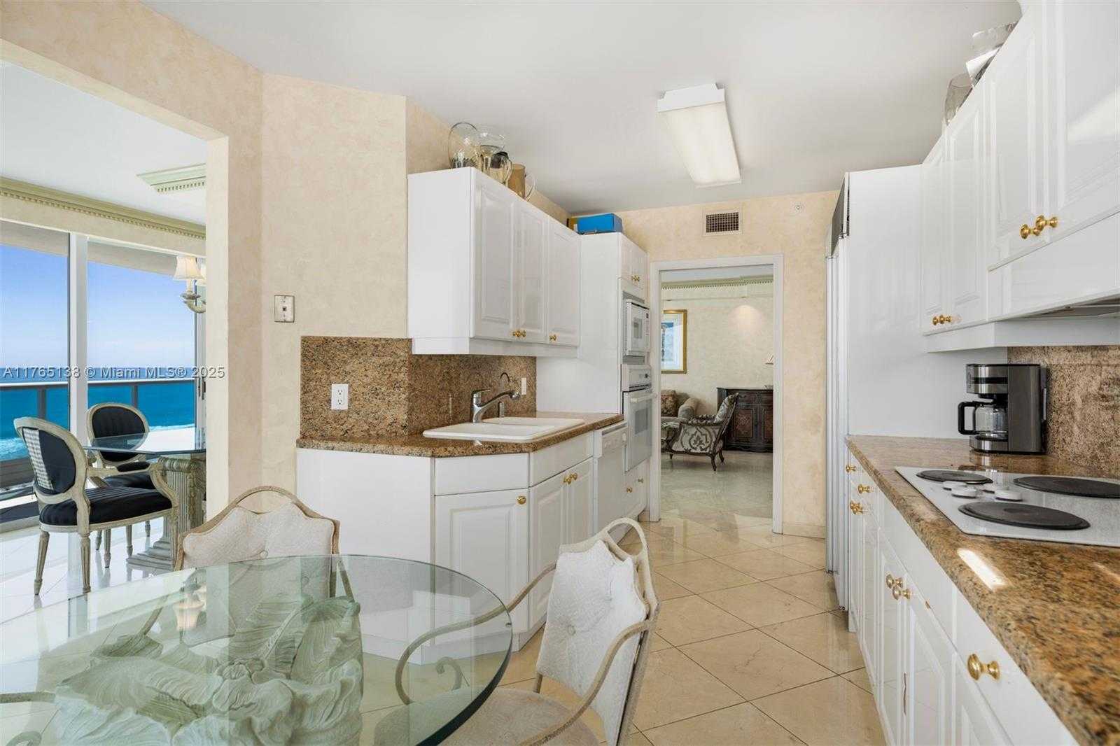 Small Image of 5025 COLLINS AVE #705, Miami Beach Number 16