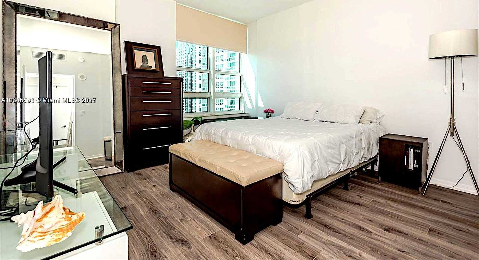 Small Image of 950 BRICKELL BAY DR #2909, Miami Number 15