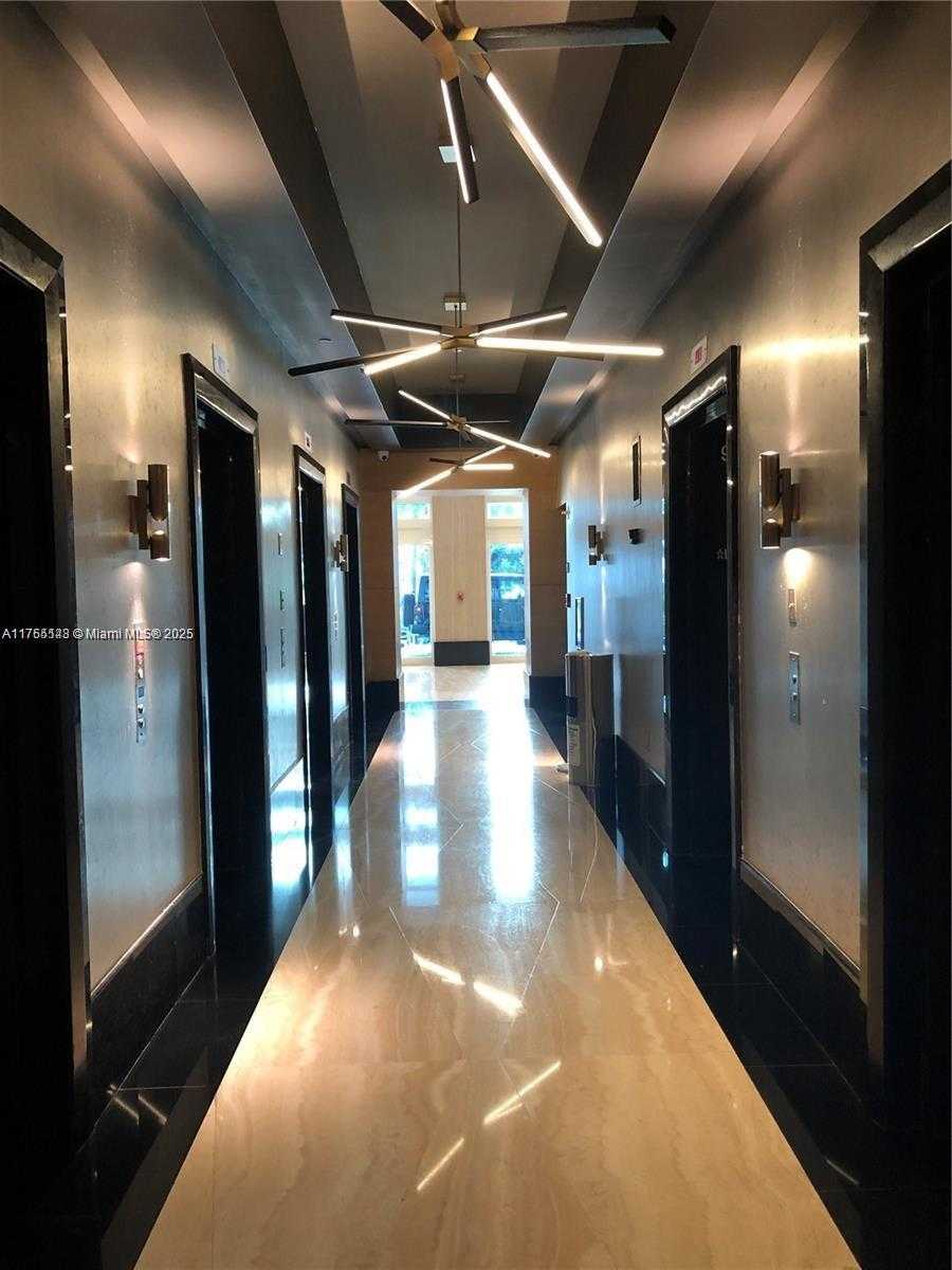 Small Image of 950 BRICKELL BAY DR #2909, Miami Number 21