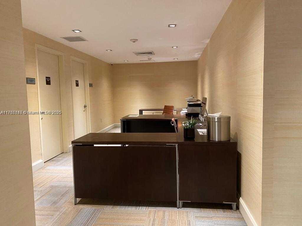 Small Image of 950 BRICKELL BAY DR #2909, Miami Number 24