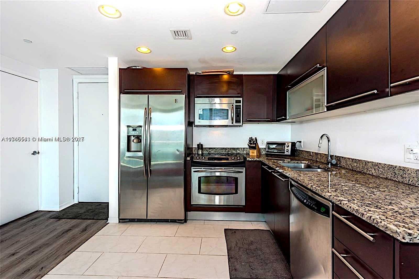 Small Image of 950 BRICKELL BAY DR #2909, Miami Number 9