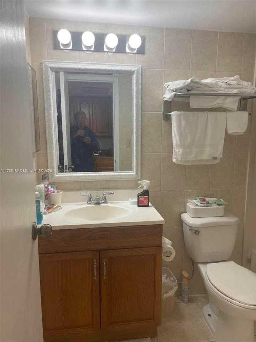 Small Image of 19201 COLLINS AVE #1022, Sunny Isles Beach Number 10