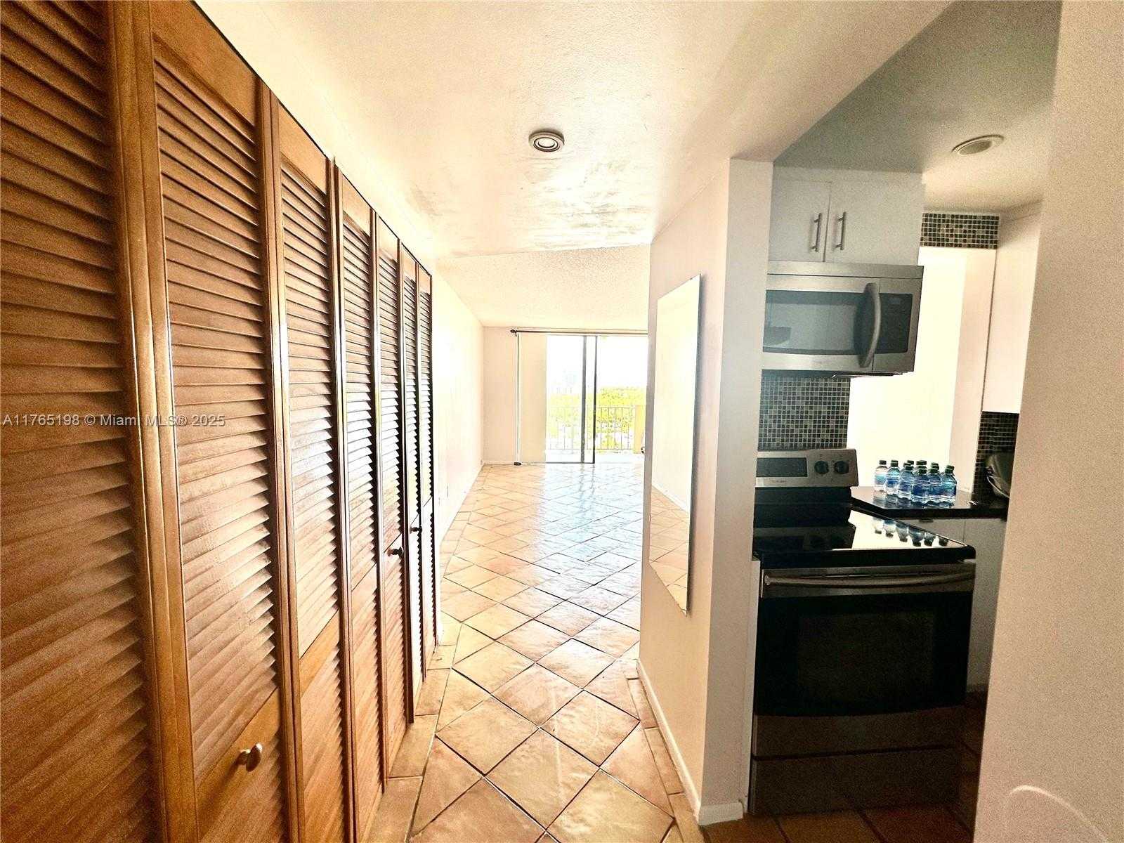 Small Image of 2350 NORTH EAST 135TH ST #1101, North Miami Number 4