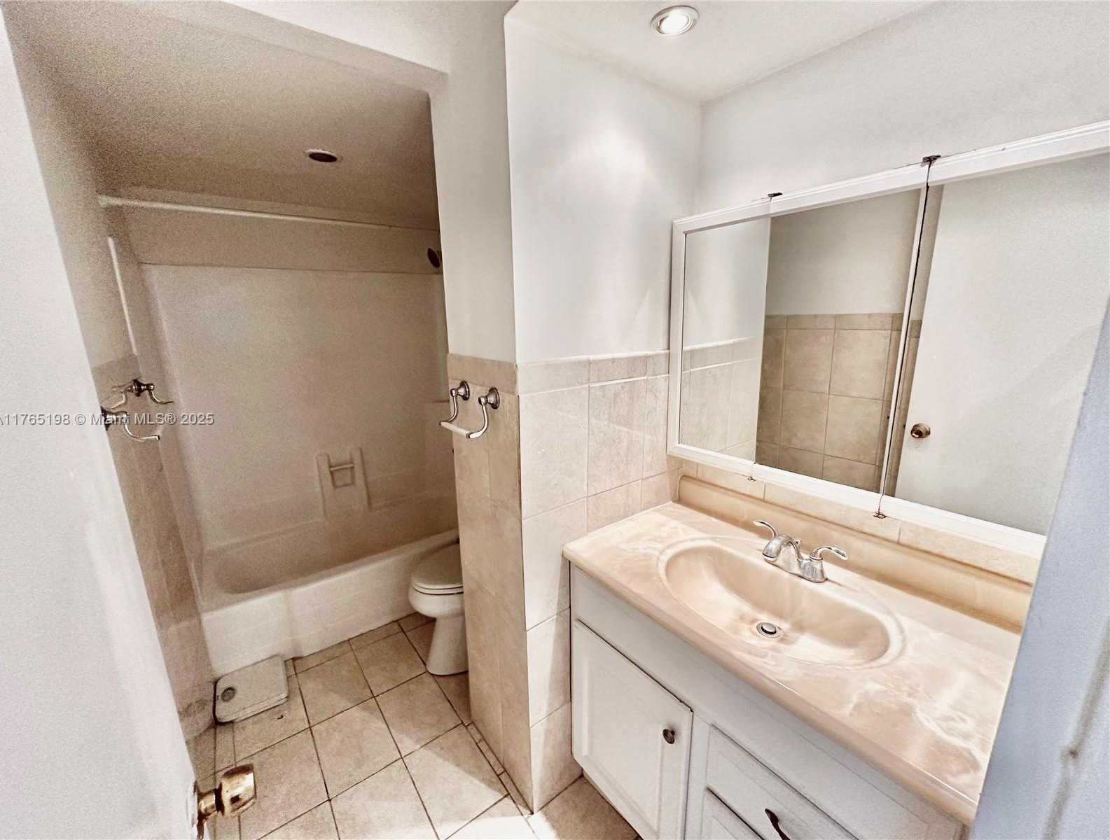 Small Image of 2350 NORTH EAST 135TH ST #1101, North Miami Number 9