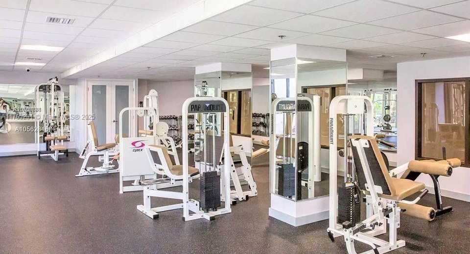 Small Image of 540 BRICKELL KEY DR #310, Miami Number 14