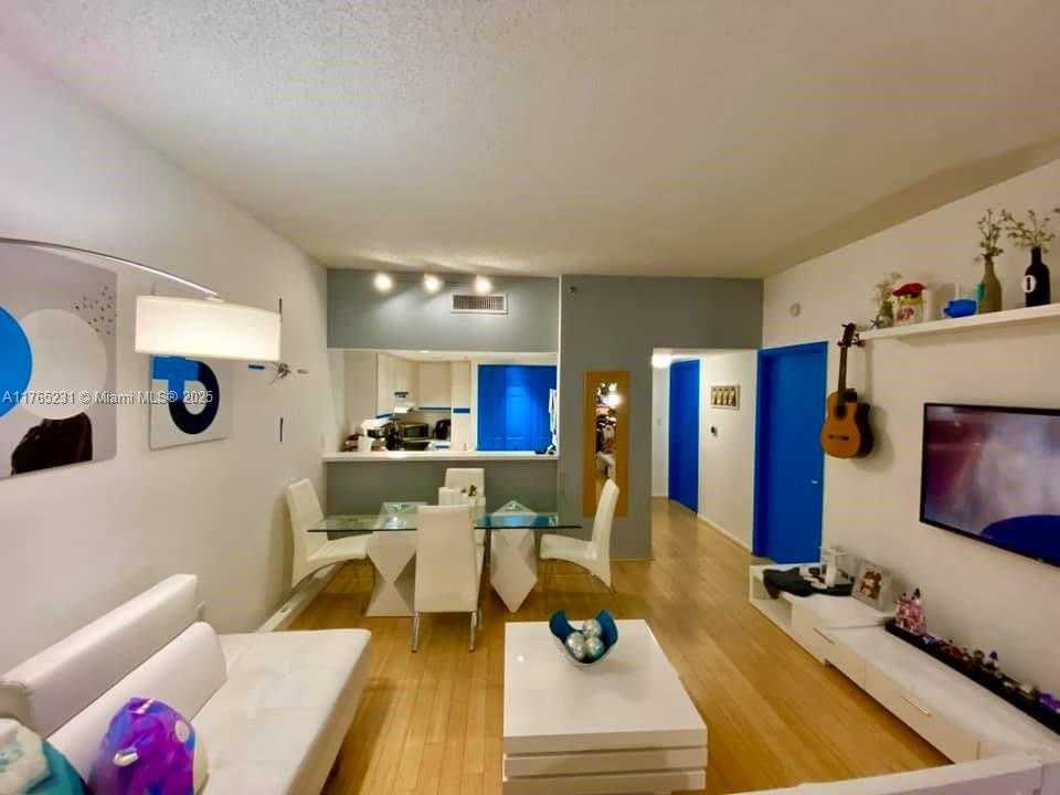 Small Image of 540 BRICKELL KEY DR #310, Miami Number 2