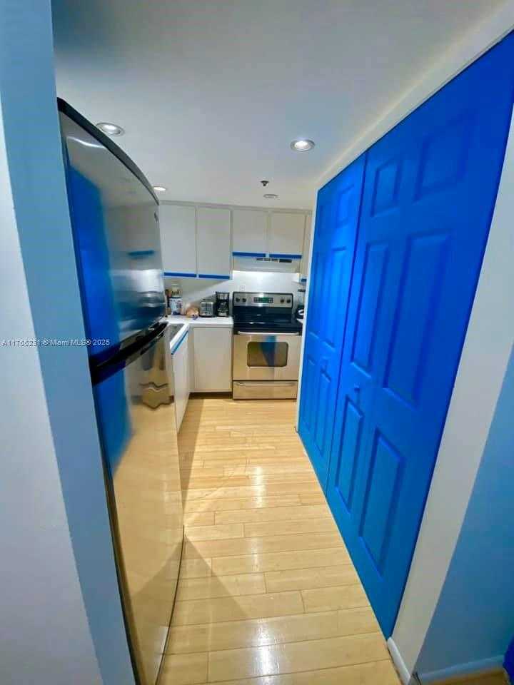 Small Image of 540 BRICKELL KEY DR #310, Miami Number 5