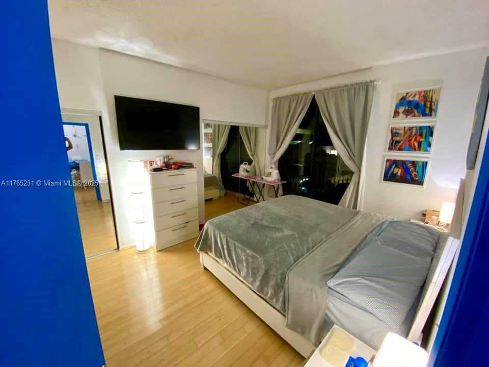 Small Image of 540 BRICKELL KEY DR #310, Miami Number 6