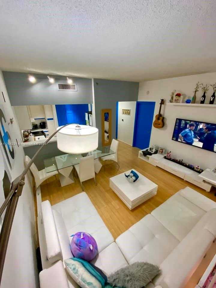 Small Image of 540 BRICKELL KEY DR #310, Miami Number 9