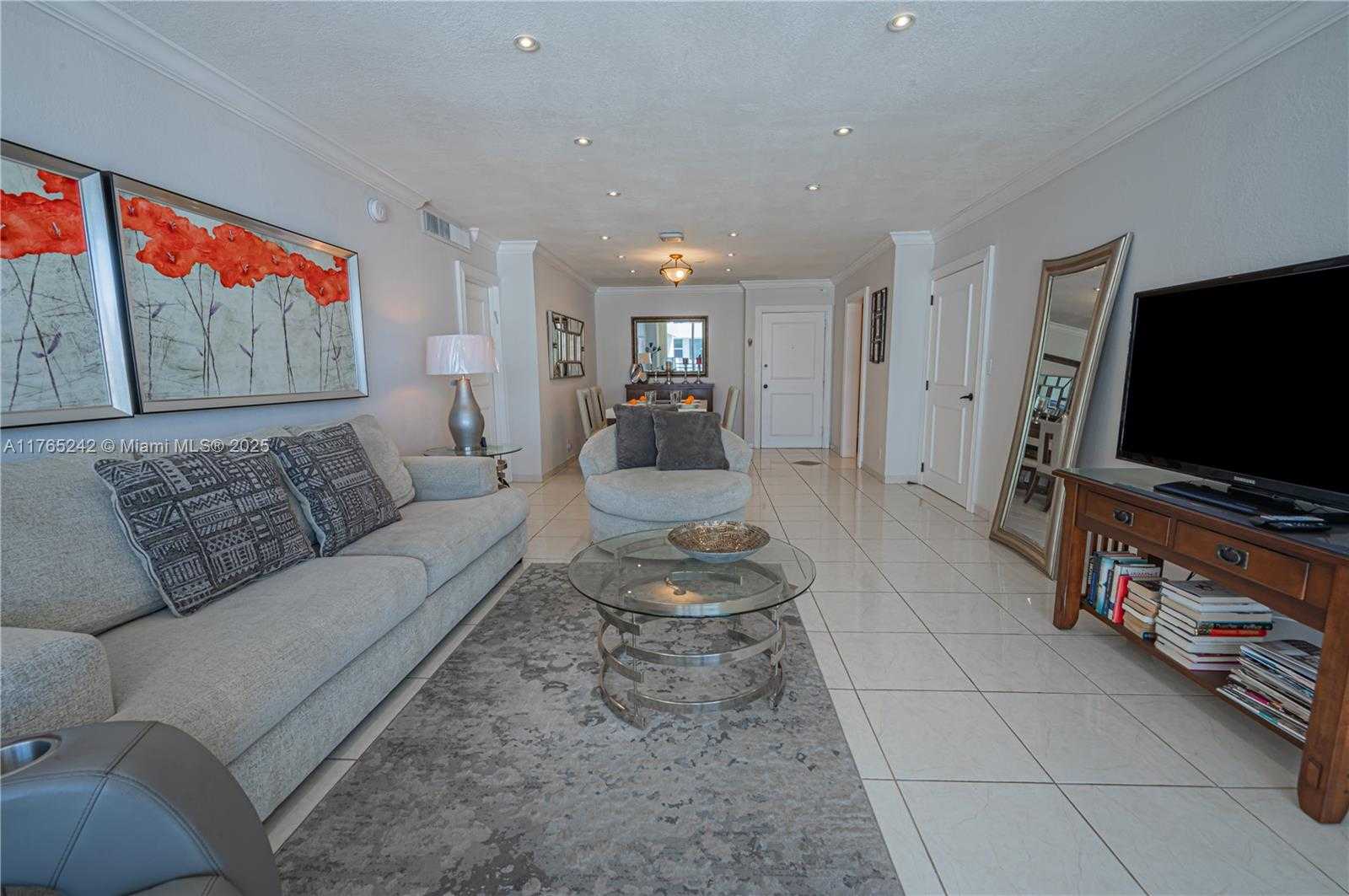 Small Image of 2030 SOUTH OCEAN DR #2204, Hallandale Beach Number 10