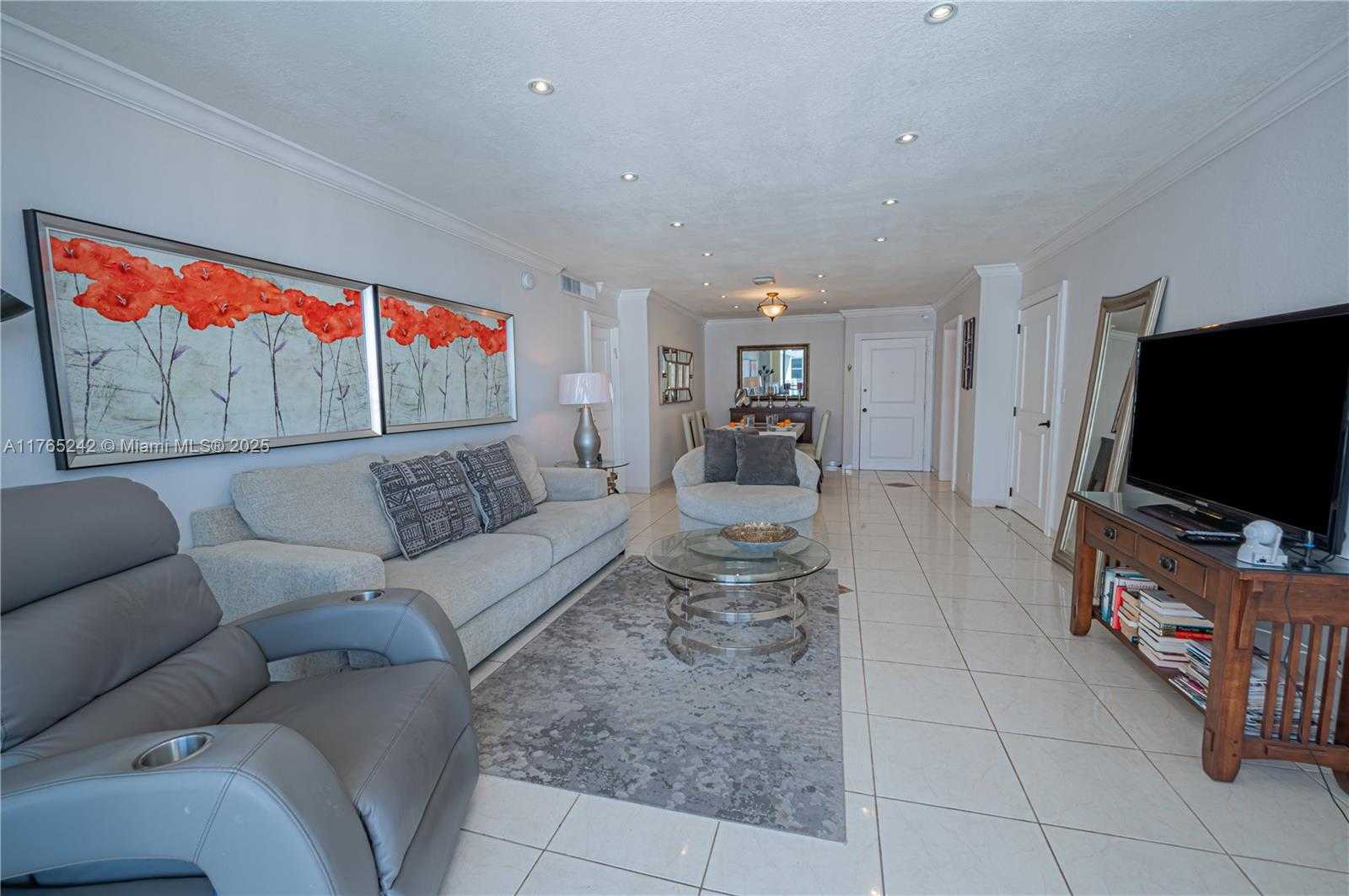 Small Image of 2030 SOUTH OCEAN DR #2204, Hallandale Beach Number 11