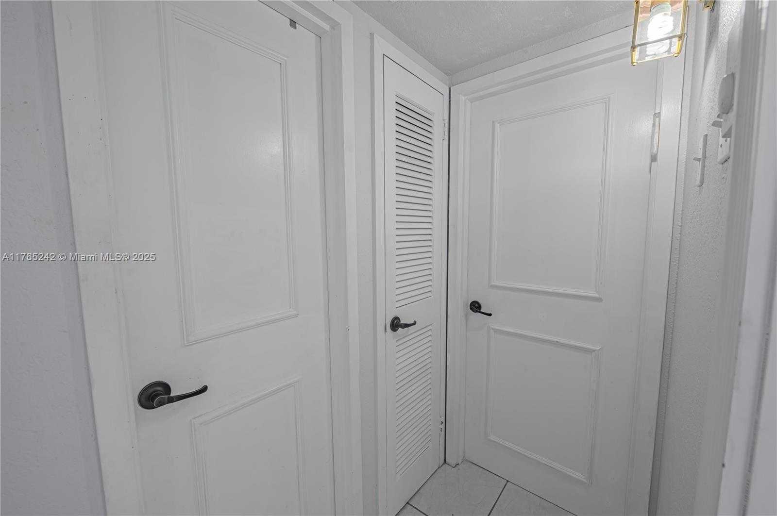 Small Image of 2030 SOUTH OCEAN DR #2204, Hallandale Beach Number 29