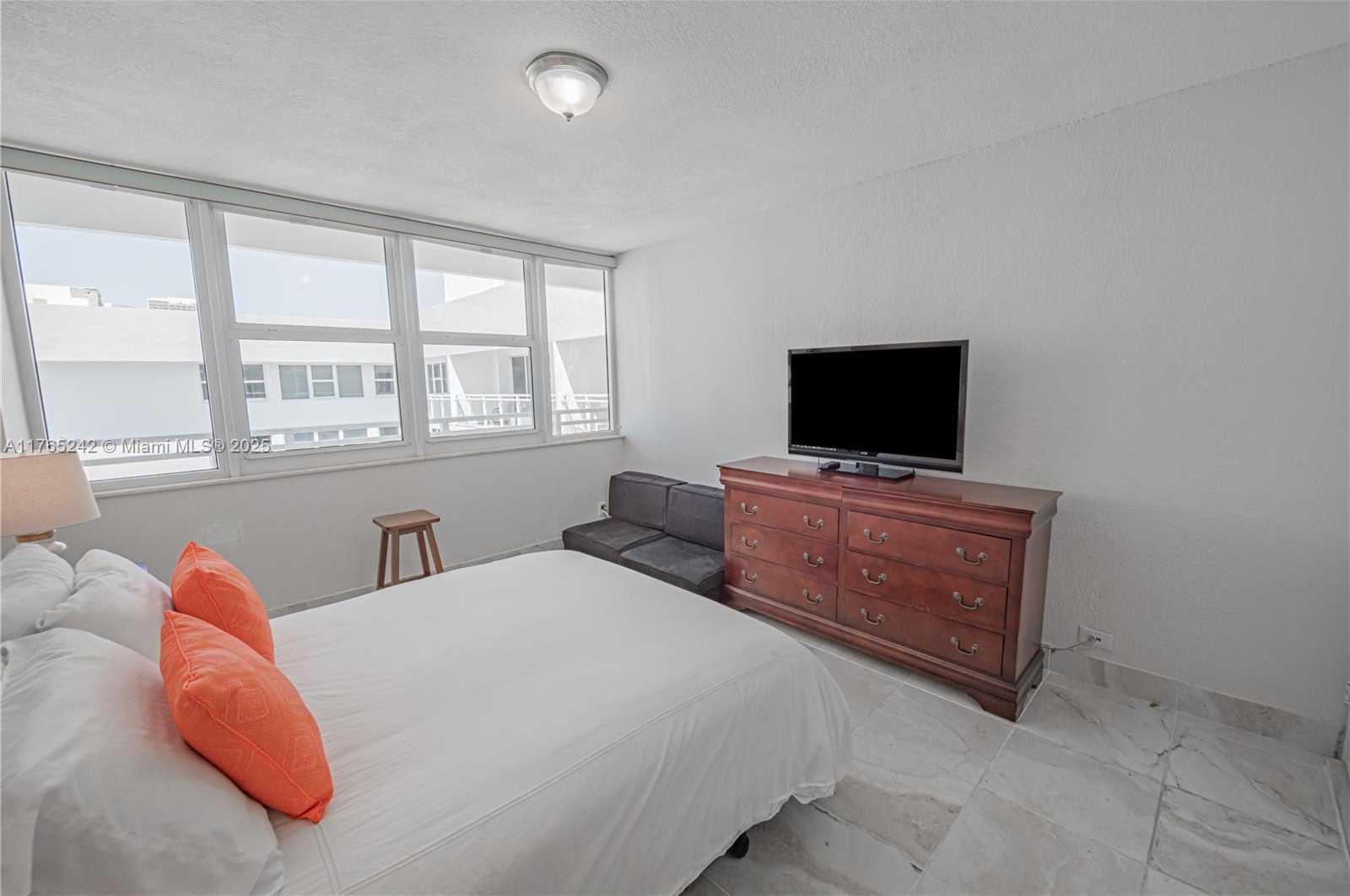 Small Image of 2030 SOUTH OCEAN DR #2204, Hallandale Beach Number 31
