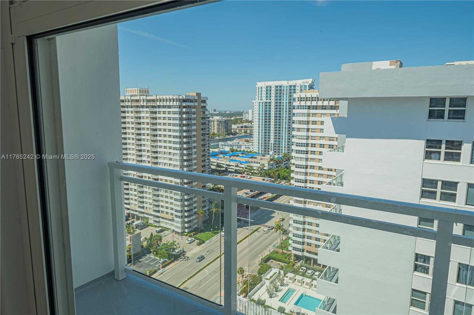 Small Image of 2030 SOUTH OCEAN DR #2204, Hallandale Beach Number 32