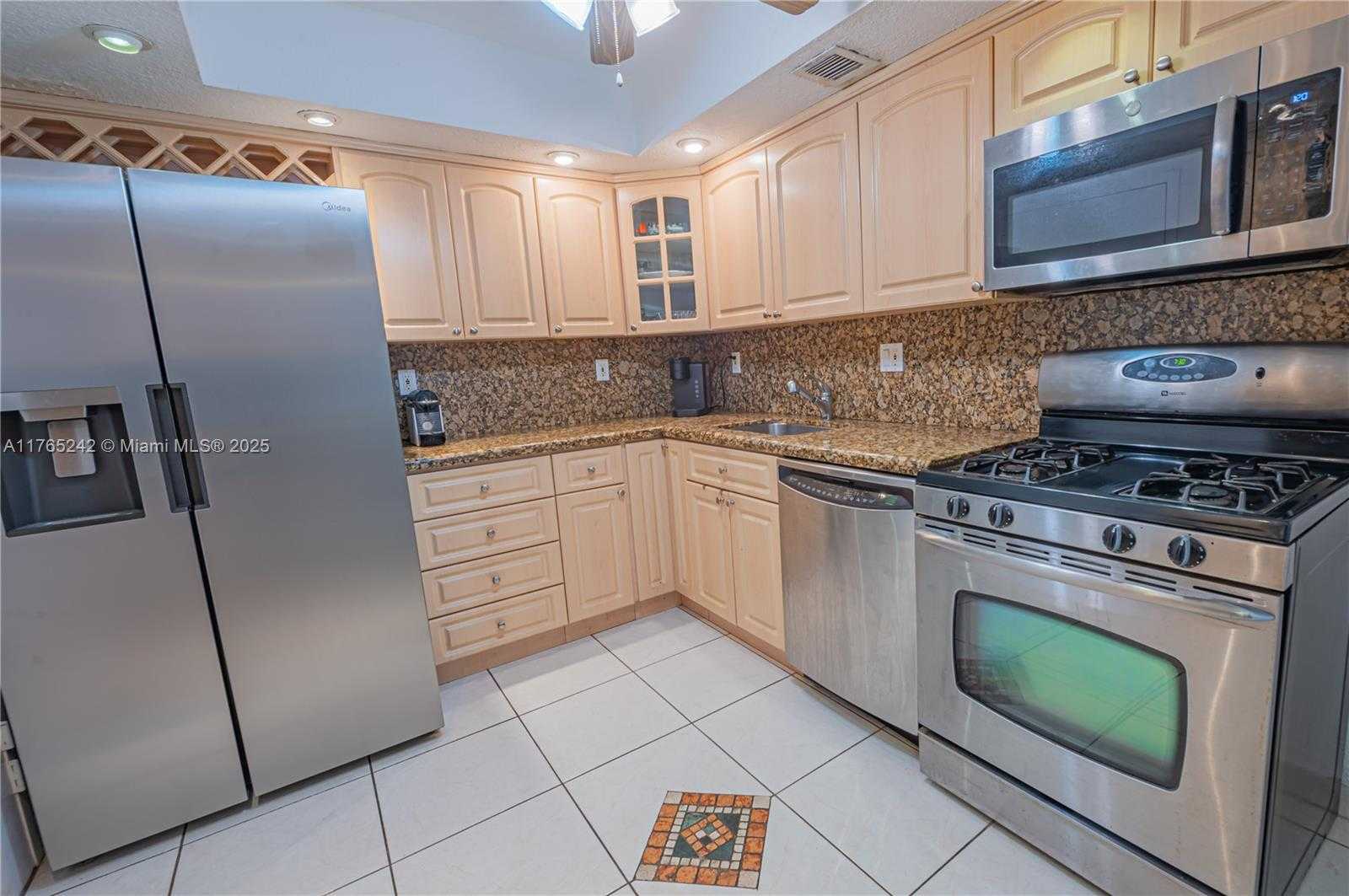 Small Image of 2030 SOUTH OCEAN DR #2204, Hallandale Beach Number 4