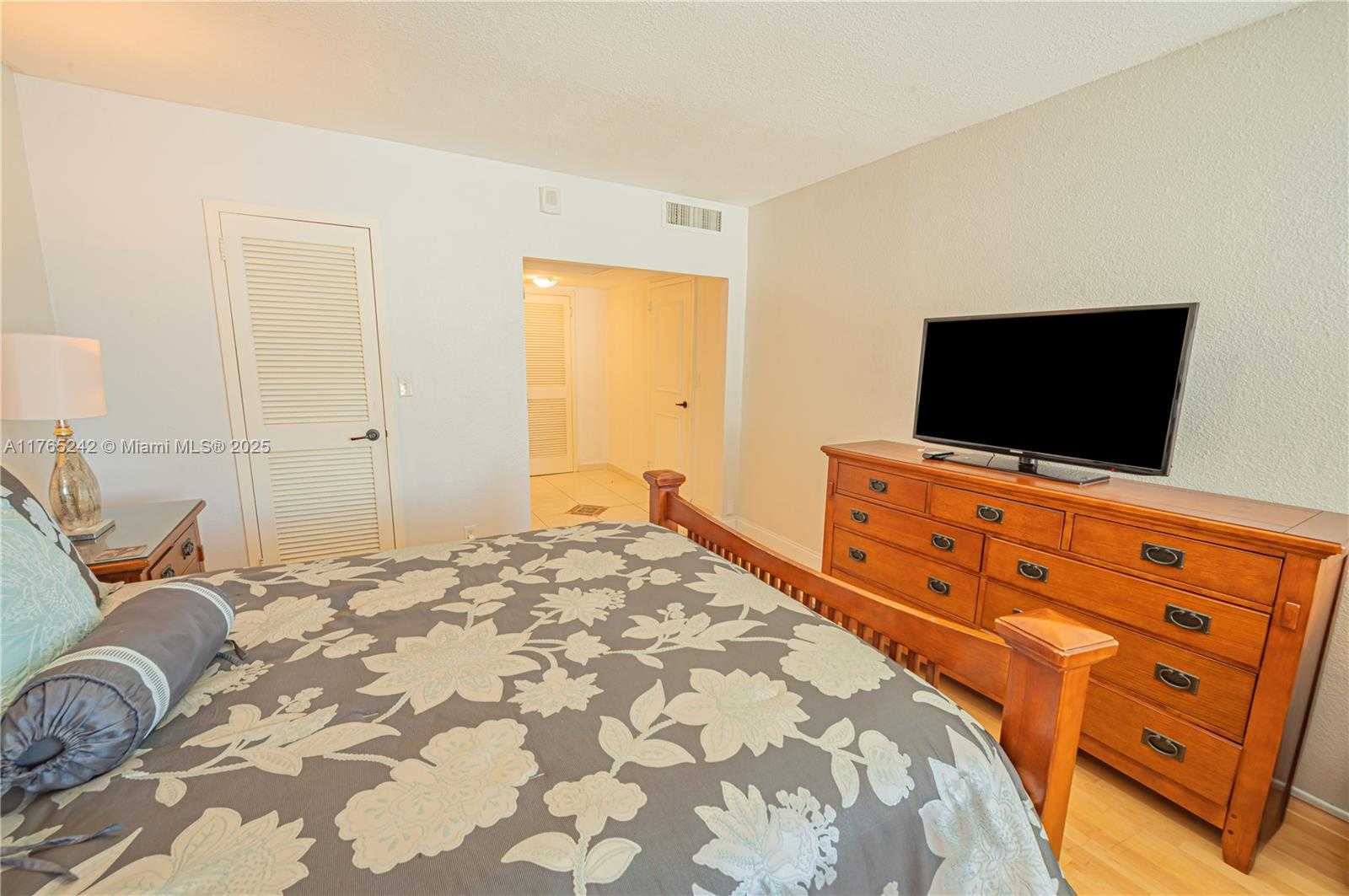 Small Image of 2030 SOUTH OCEAN DR #2204, Hallandale Beach Number 44