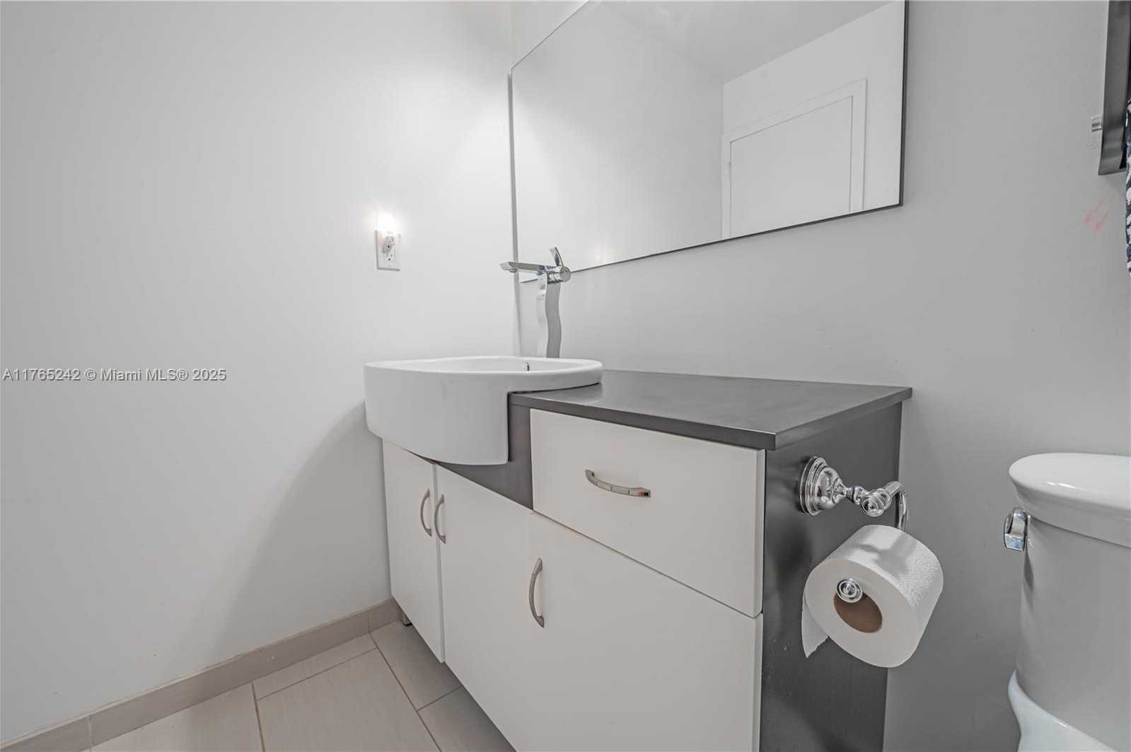 Small Image of 2030 SOUTH OCEAN DR #2204, Hallandale Beach Number 49