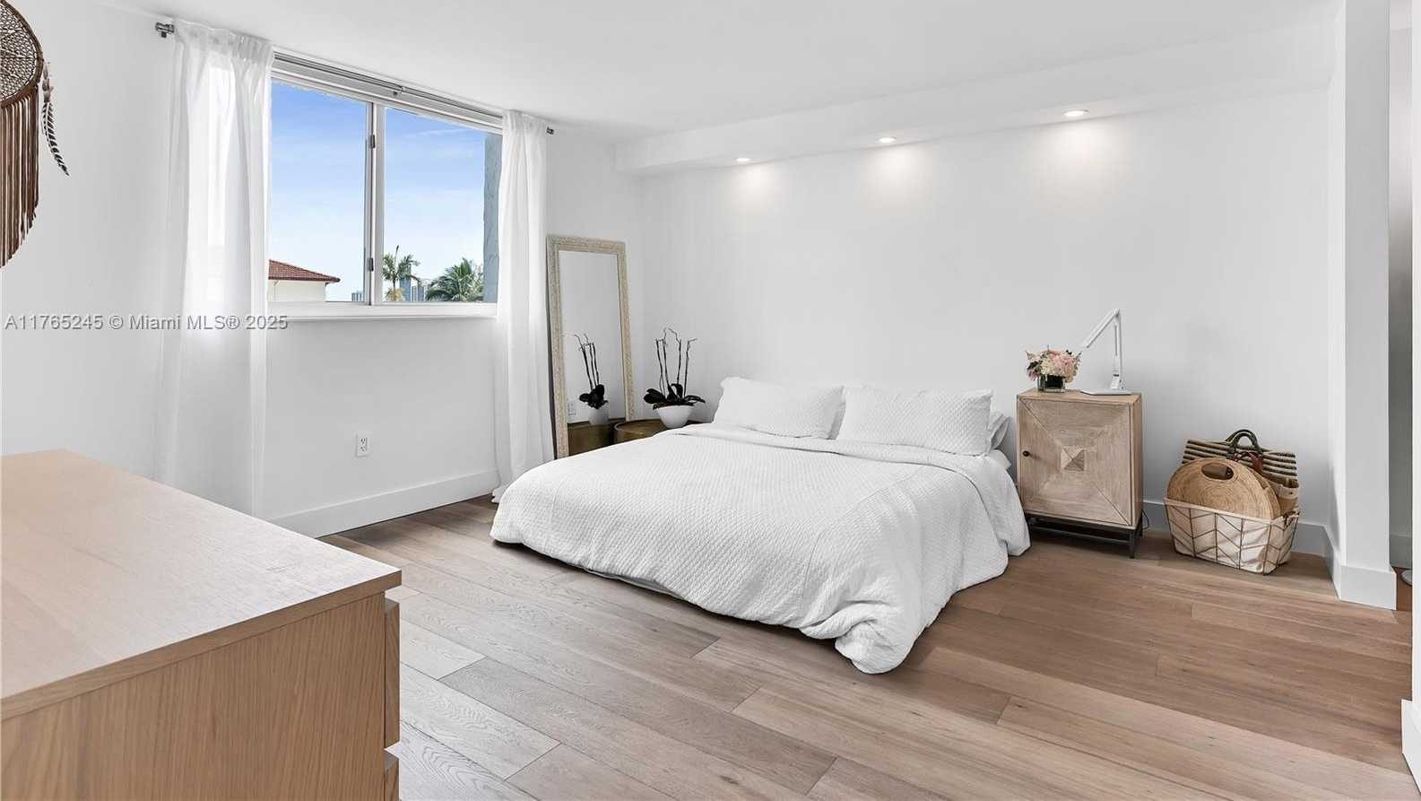 Small Image of 4000 NORTH EAST 170TH ST #300, North Miami Beach Number 16