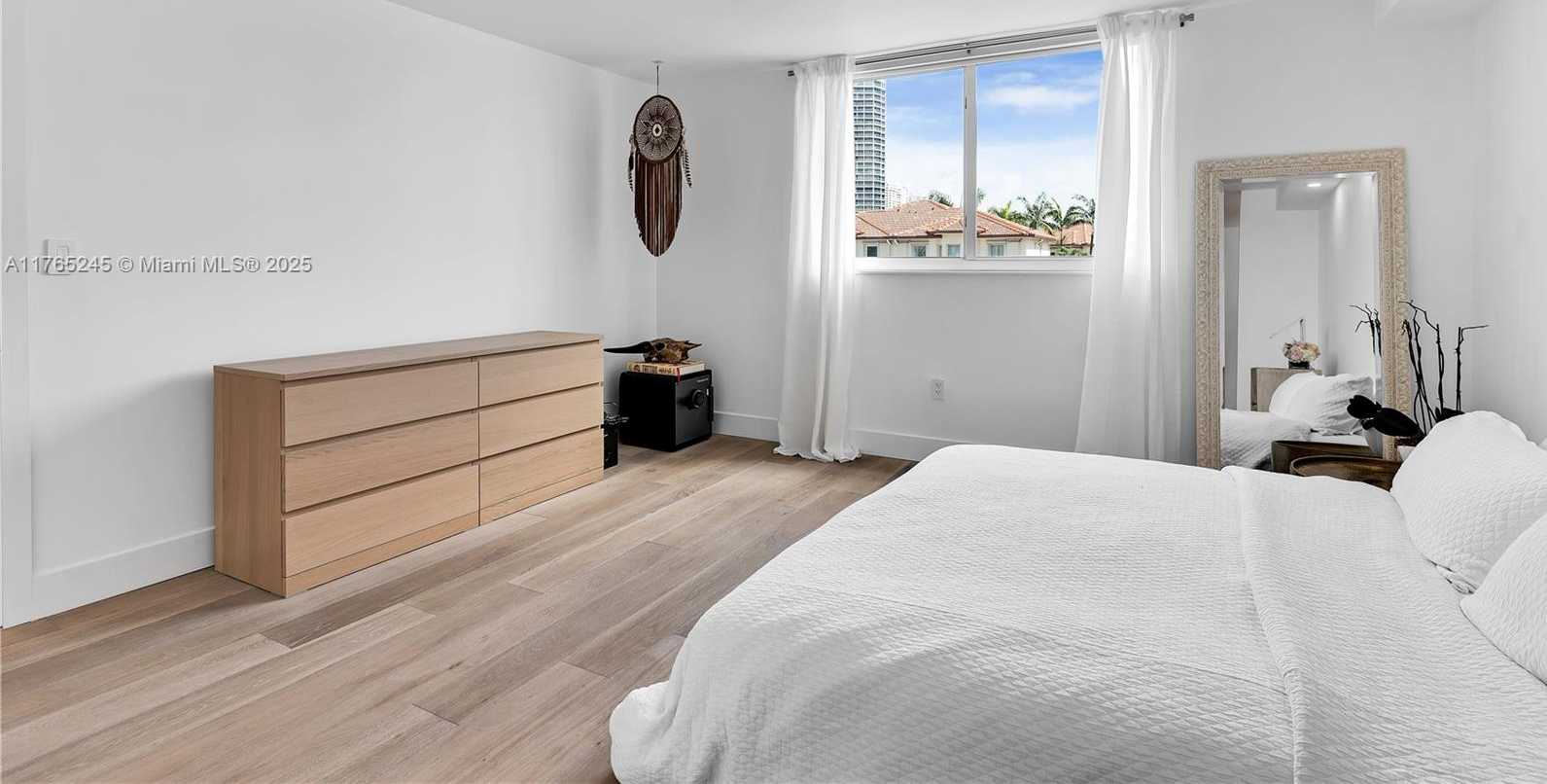 Small Image of 4000 NORTH EAST 170TH ST #300, North Miami Beach Number 17