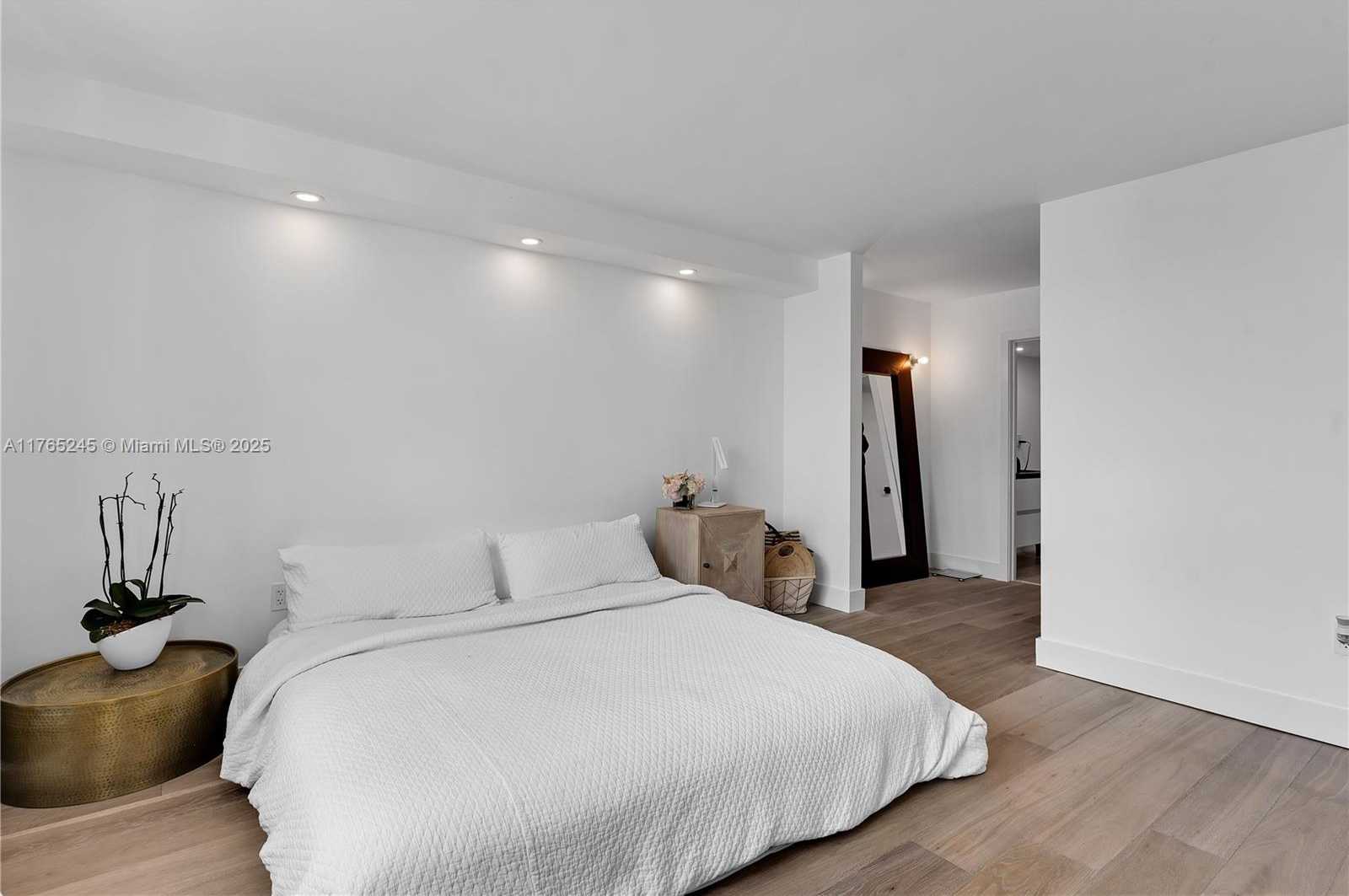 Small Image of 4000 NORTH EAST 170TH ST #300, North Miami Beach Number 18