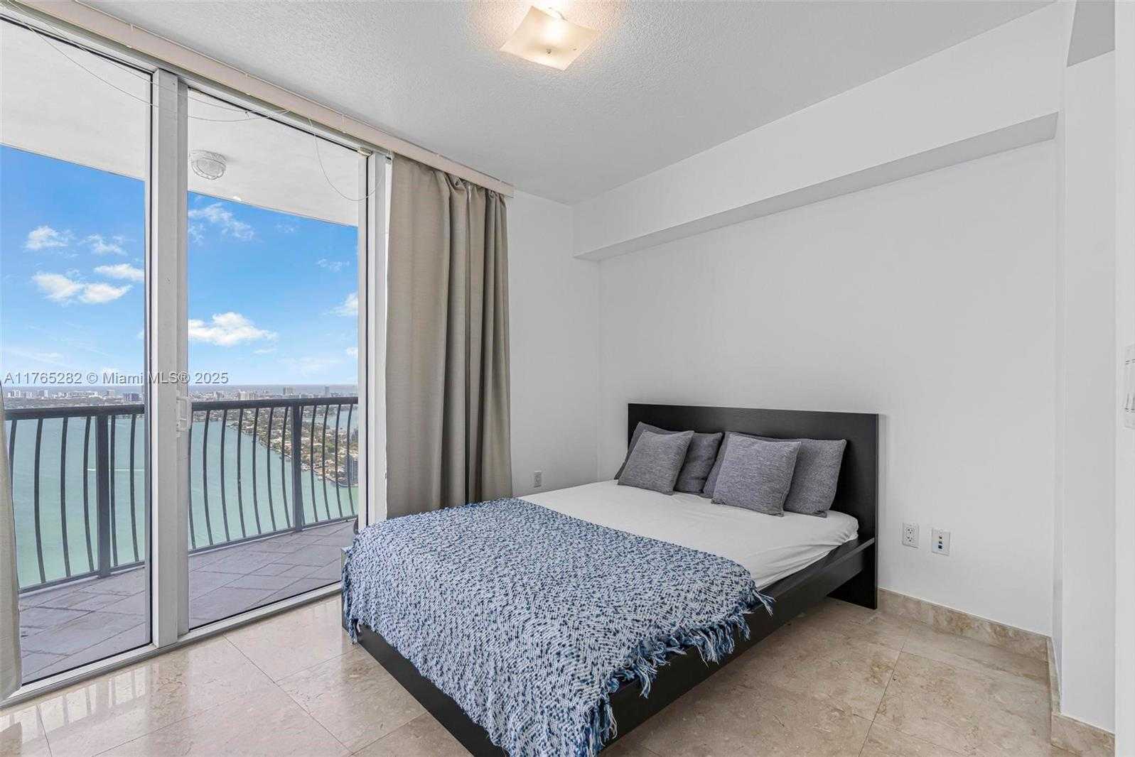 Small Image of 1750 NORTH BAYSHORE DR #5201, Miami Number 19