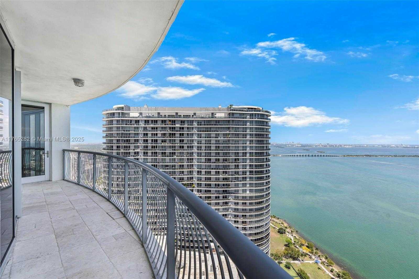 Small Image of 1750 NORTH BAYSHORE DR #5201, Miami Number 24