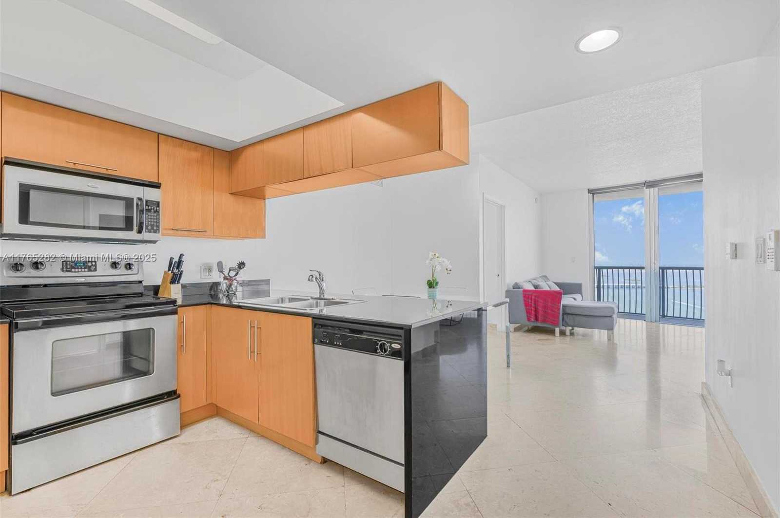 Small Image of 1750 NORTH BAYSHORE DR #5201, Miami Number 4