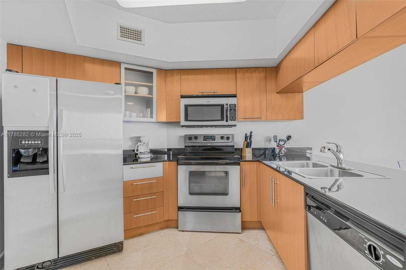 Small Image of 1750 NORTH BAYSHORE DR #5201, Miami Number 5