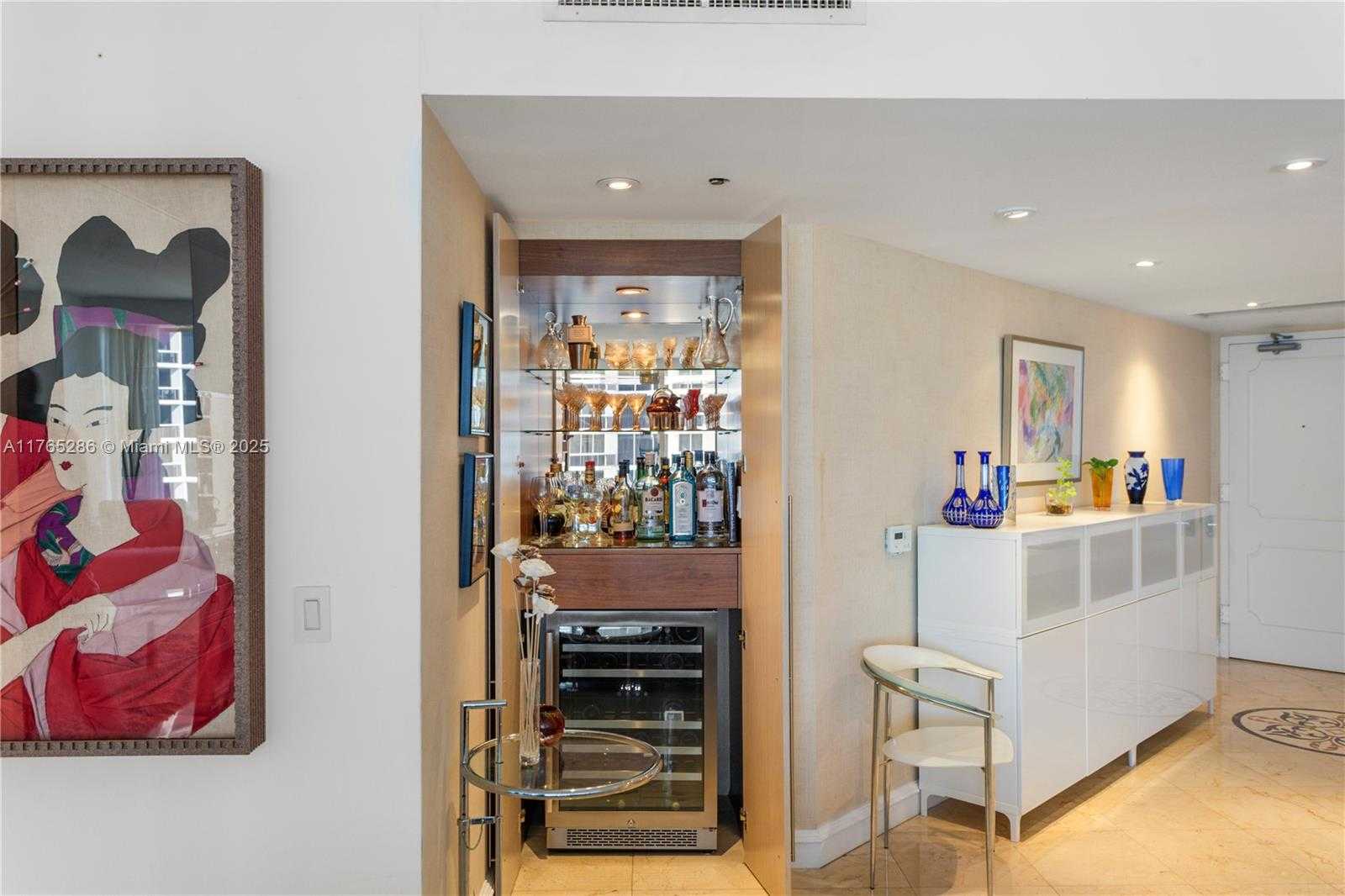 Small Image of 4775 COLLINS AVE #2101, Miami Beach Number 15