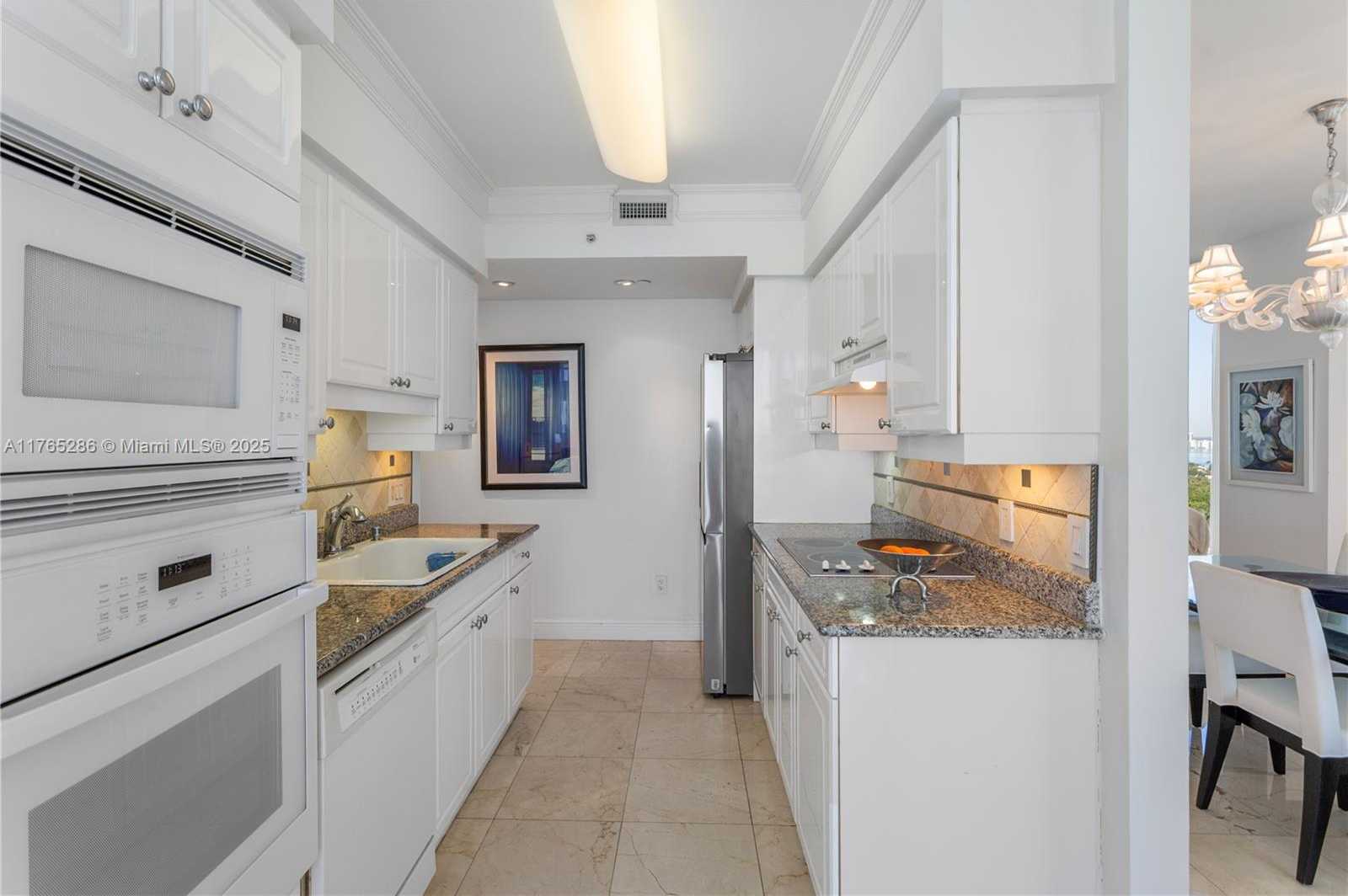 Small Image of 4775 COLLINS AVE #2101, Miami Beach Number 21