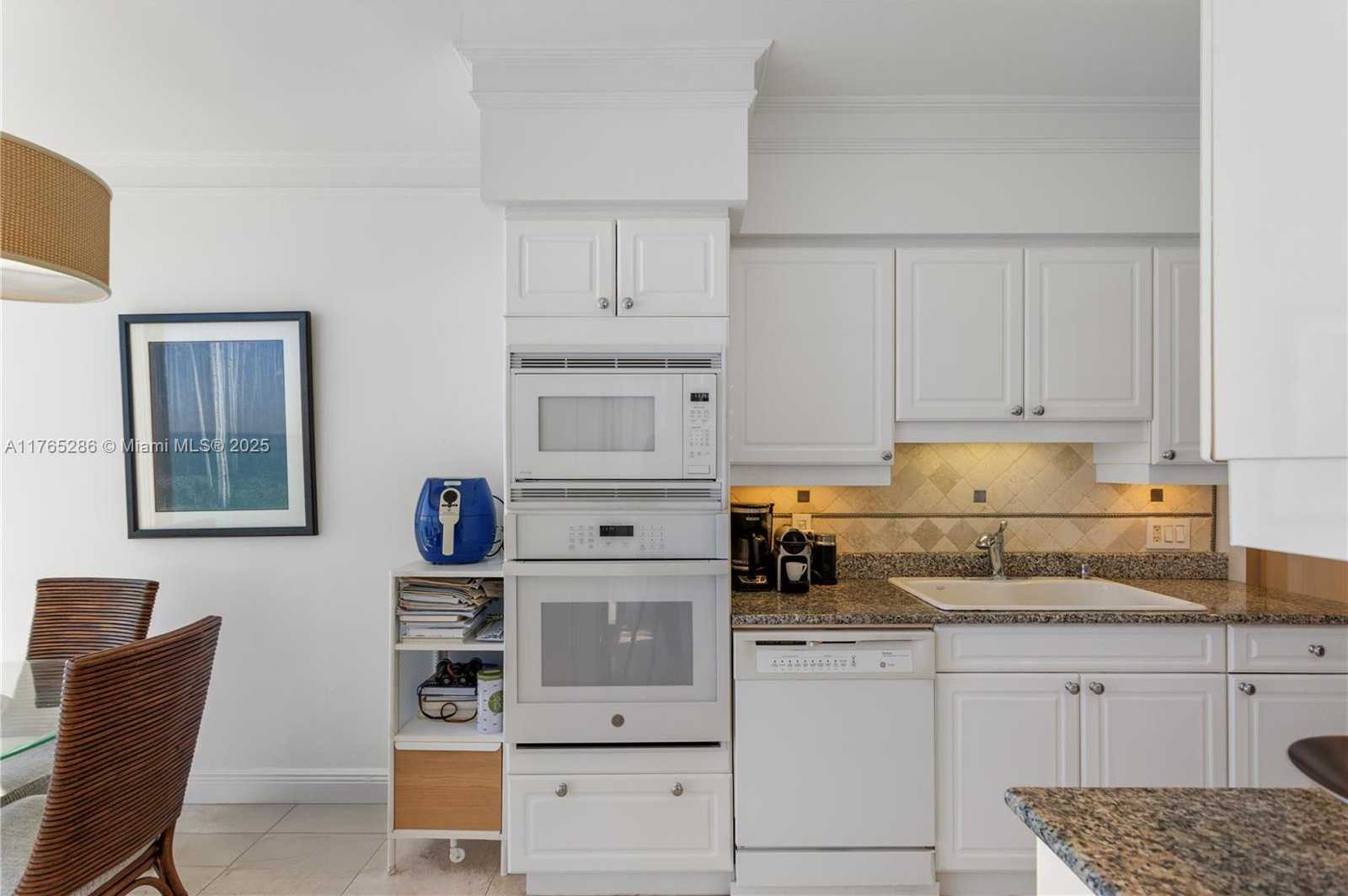 Small Image of 4775 COLLINS AVE #2101, Miami Beach Number 22