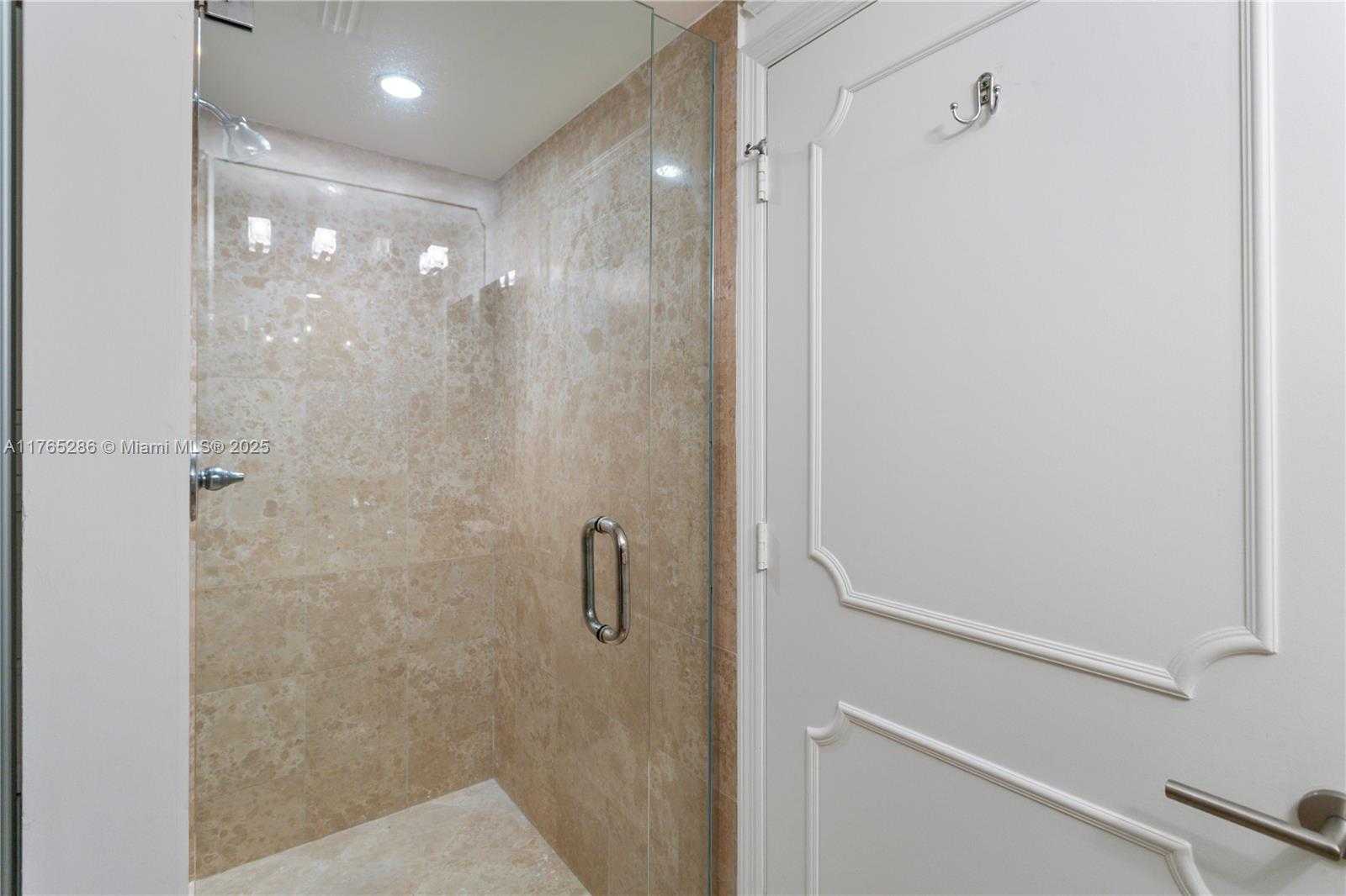 Small Image of 4775 COLLINS AVE #2101, Miami Beach Number 27