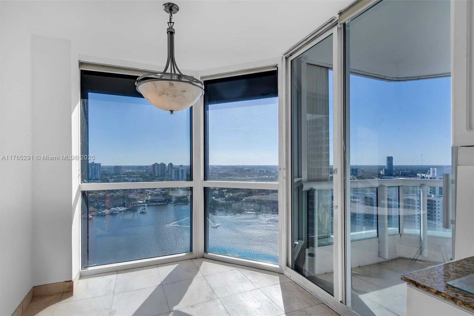 Small Image of 21205 YACHT CLUB DR #2605, Aventura Number 10
