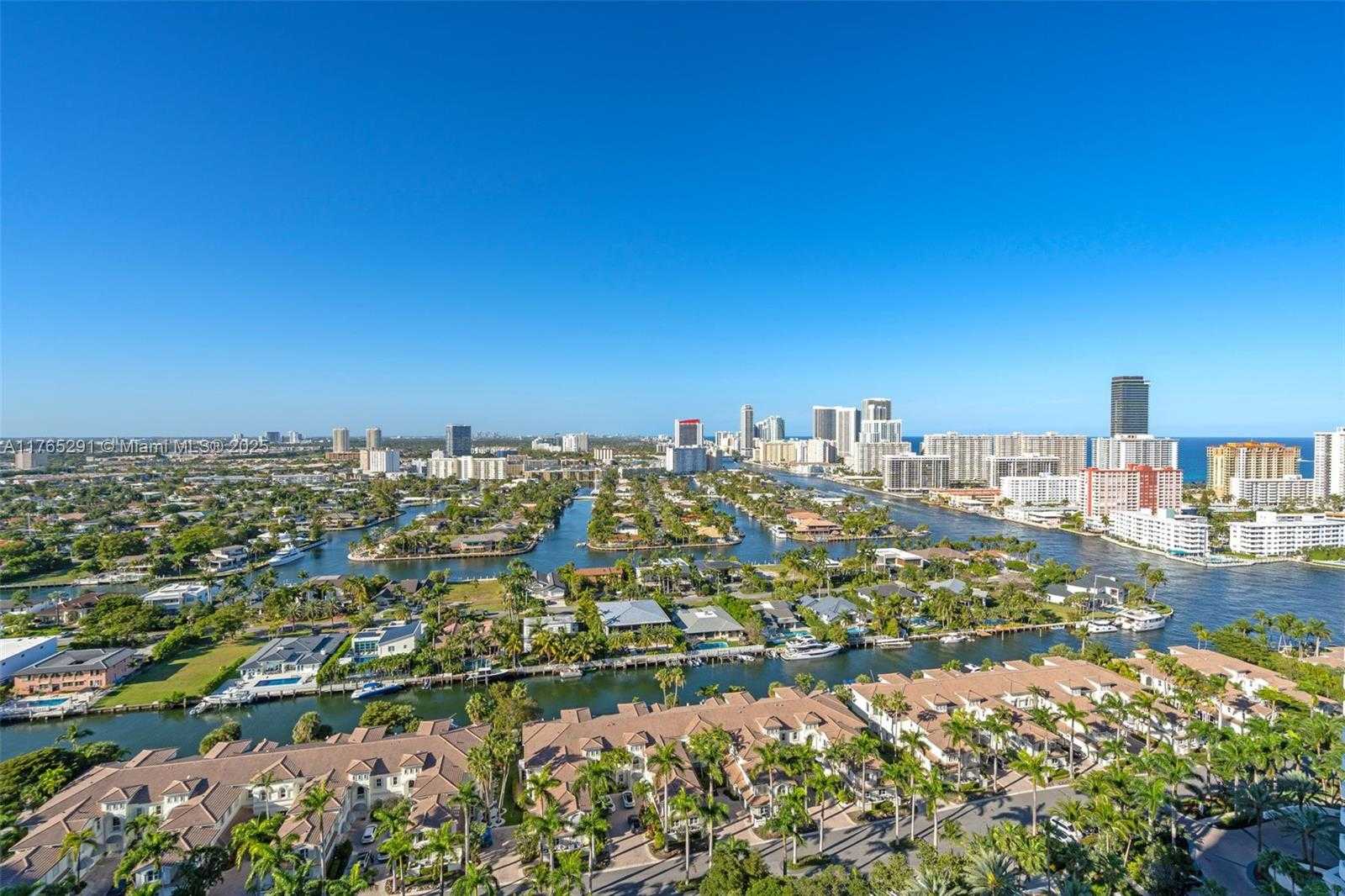 Small Image of 21205 YACHT CLUB DR #2605, Aventura Number 2
